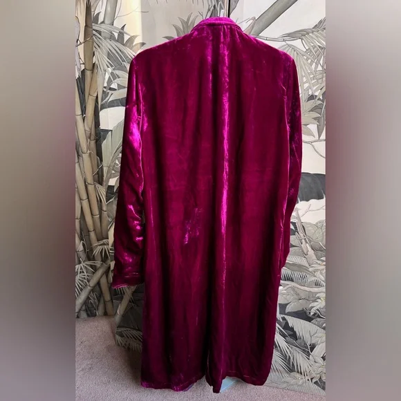 Elegant light weight Velvet jacket - Picture 3 of 5